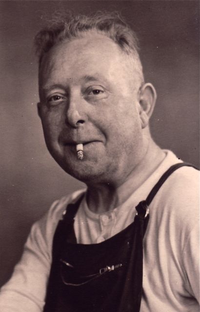 Gilbert was nooit te zien zonder peuk. Ook op zijn pasfoto.